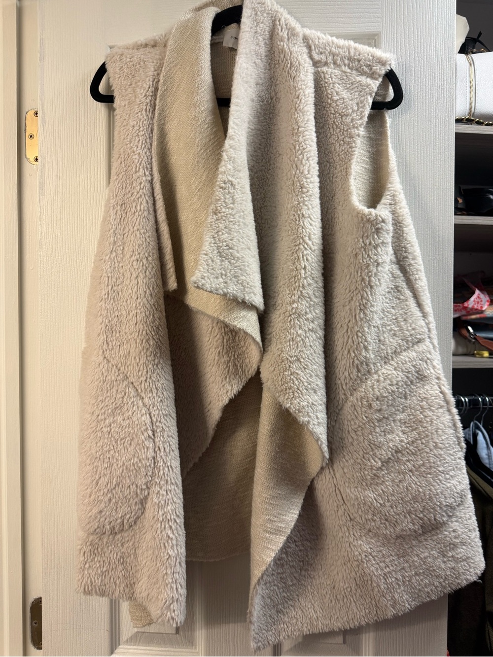 cupcakes & cashmere Cream Plush Open-Front Vest